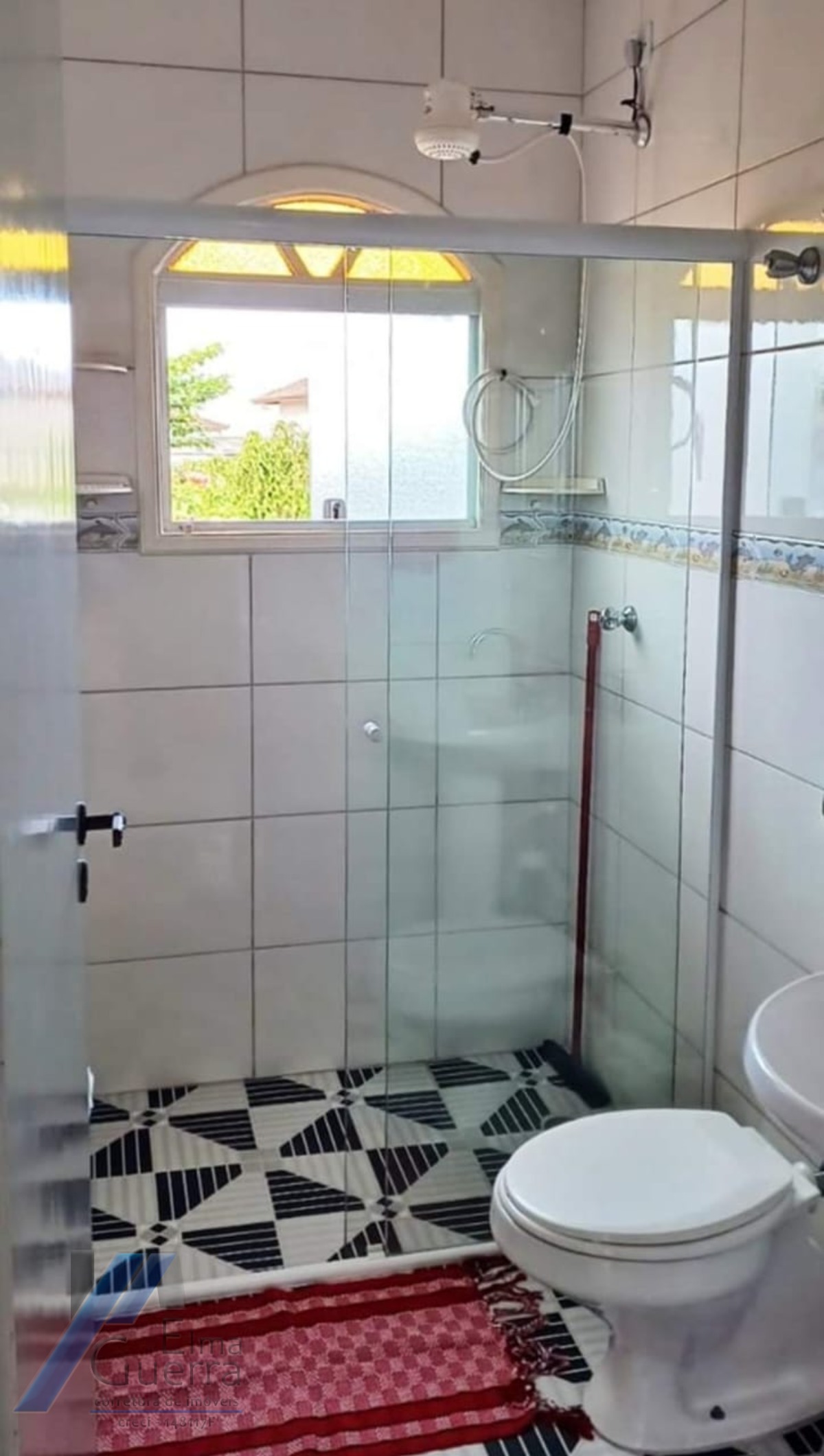 Ubatuba, Centro - Bela e agradável casa bem localizada com 02 suítes.