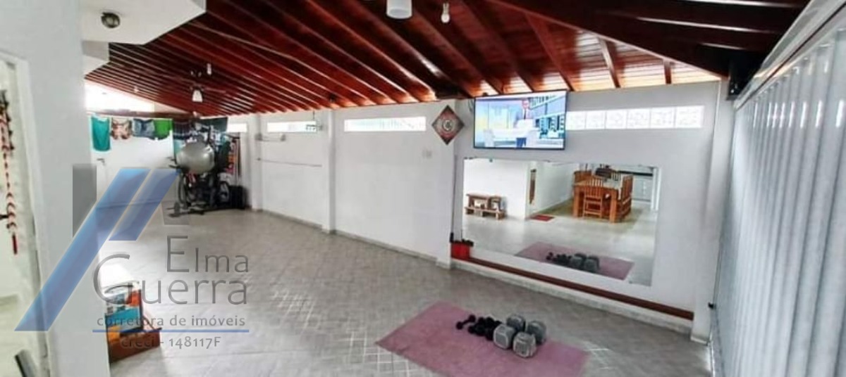 Ubatuba, Centro - Bela e agradável casa bem localizada com 02 suítes.