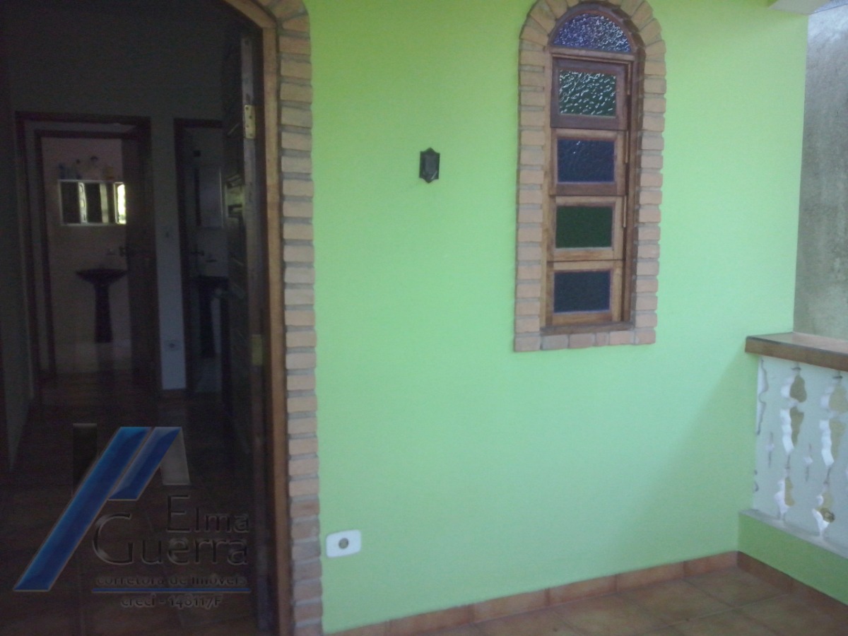 Ubatuba, Centro - Casa sobrado com 03 dormitórios, sendo 01 suíte.