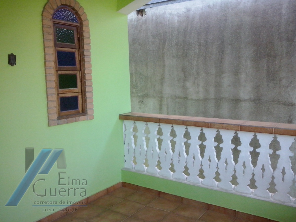 Ubatuba, Centro - Casa sobrado com 03 dormitórios, sendo 01 suíte.