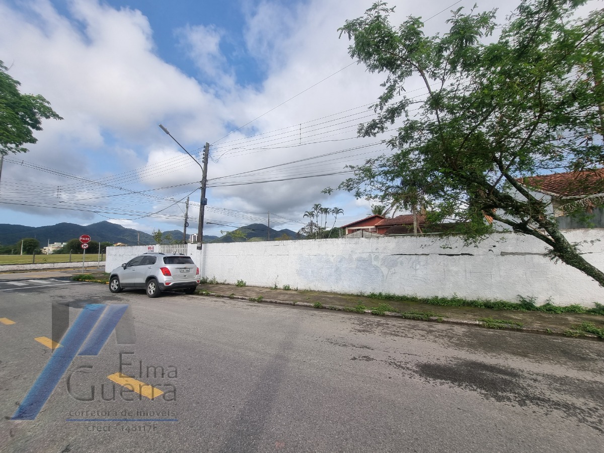 Ubatuba, Centro, Praia do Cruzeiro - Belo terreno com 668 m2, doc Escritura.