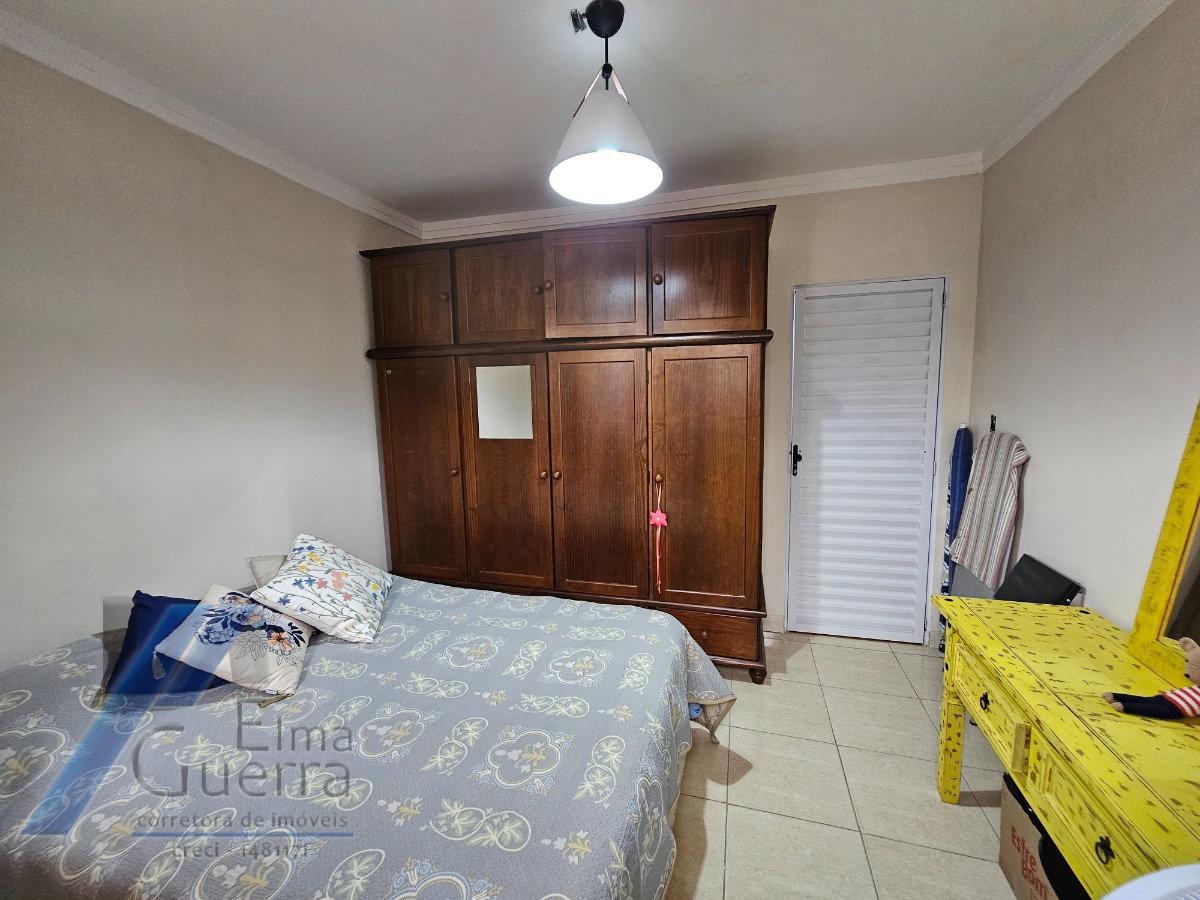 Ubatuba, Parque Vivamar - Casa sobrado geminado com 03 dormitorios sendo 01 suite.