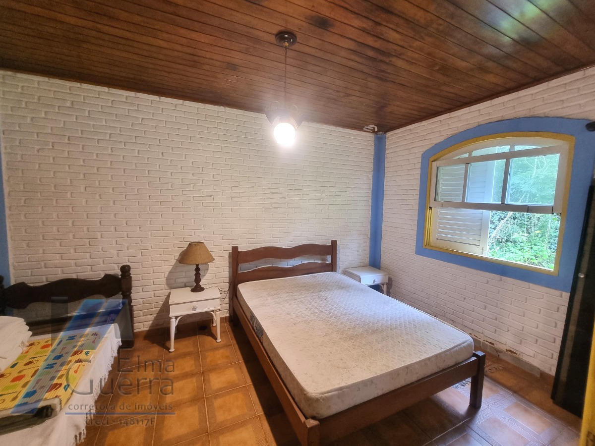 Ubatuba- Horto Florestal - Sitio com excelente edificação, boa localização com cachoeiras e piscinas naturais.