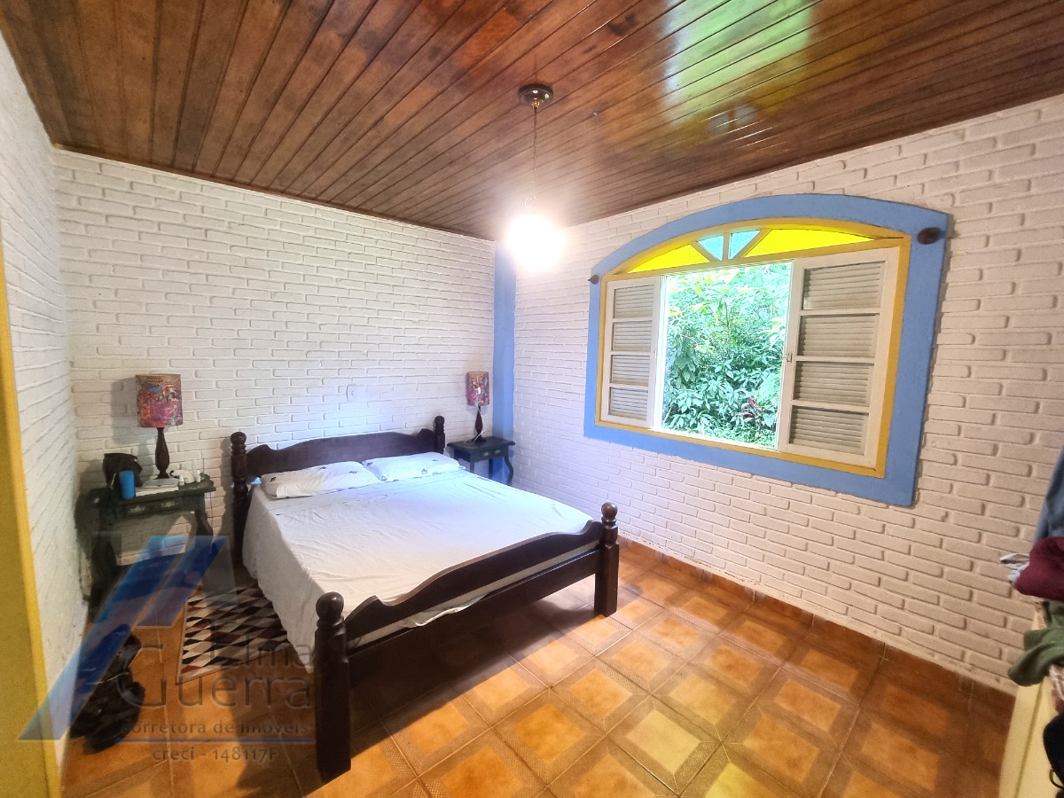 Ubatuba- Horto Florestal - Sitio com excelente edificação, boa localização com cachoeiras e piscinas naturais.