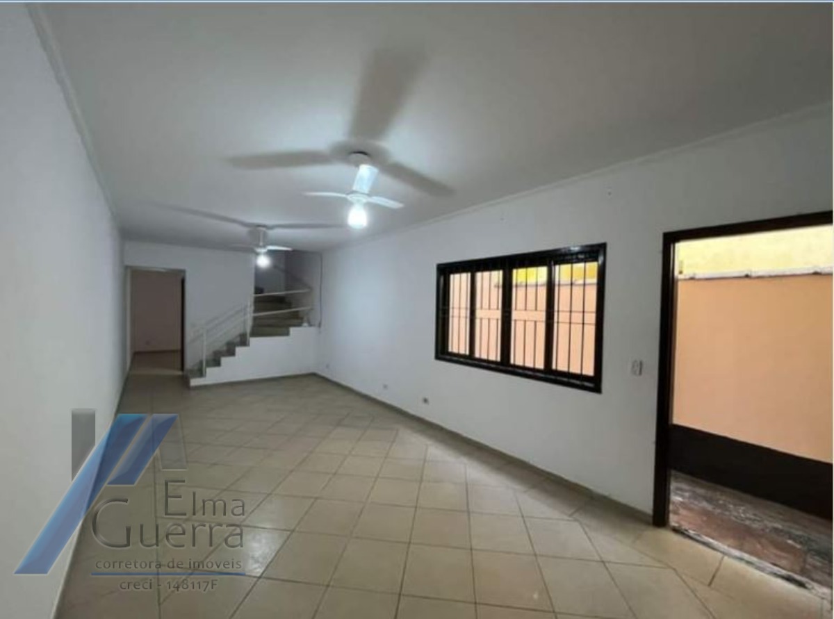 Casa à venda com 3 quartos, 138m² - Foto 1