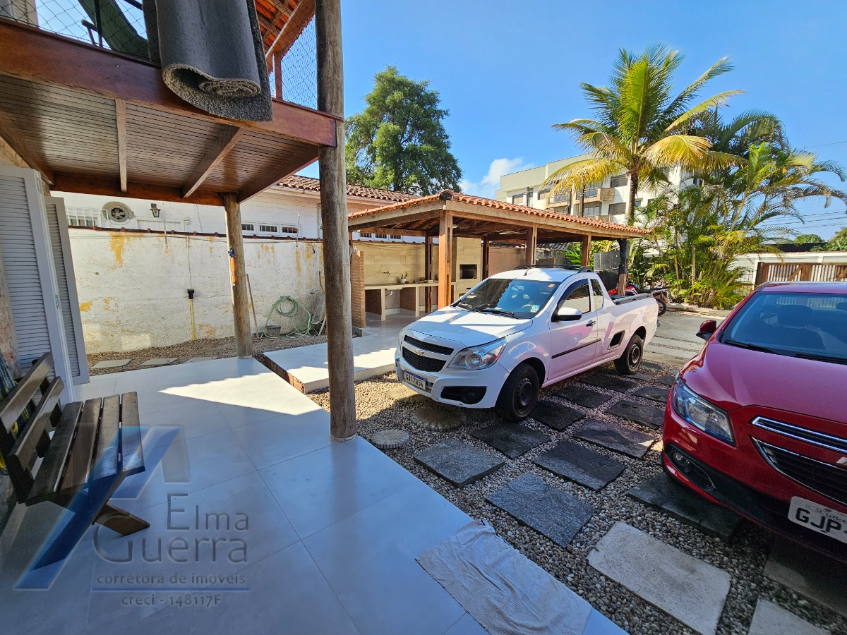 Ubatuba, Itaguá - Casa Sobrado com ótima localização, 03 dormitorios sendo 01 suíte.