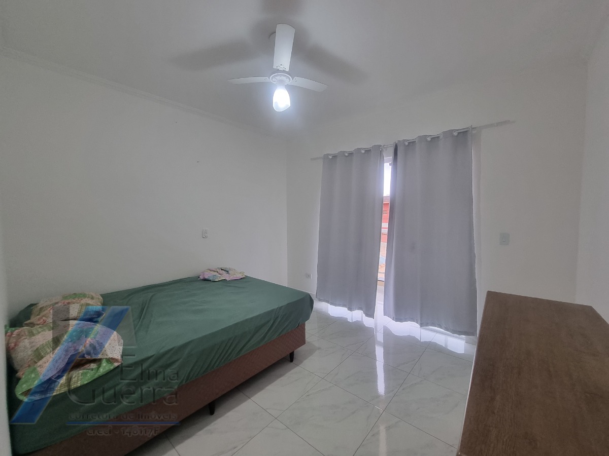 Ubatuba, Itaguá - Sobrado geminado com 03 dormitórios, sendo 01 suíte.