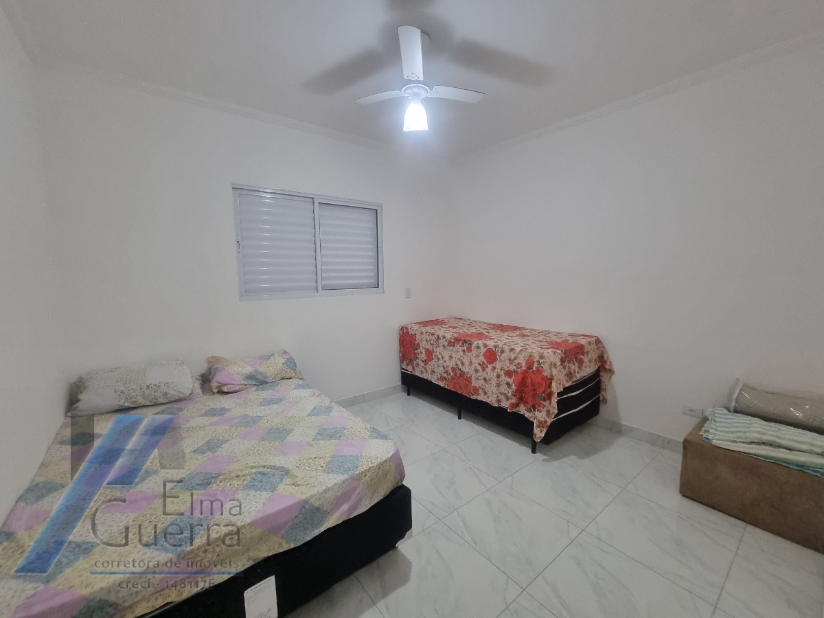 Ubatuba, Itaguá - Sobrado geminado com 03 dormitórios, sendo 01 suíte.