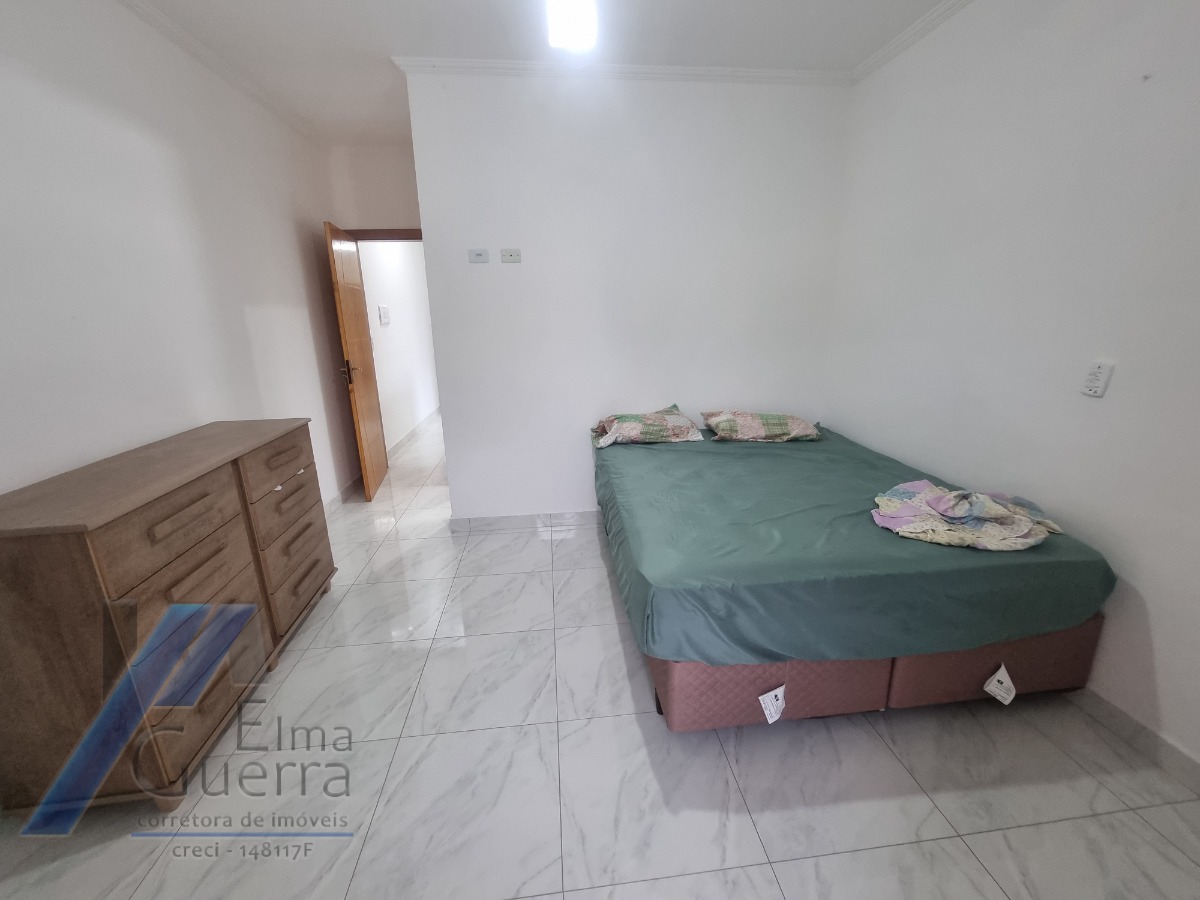 Ubatuba, Itaguá - Sobrado geminado com 03 dormitórios, sendo 01 suíte.