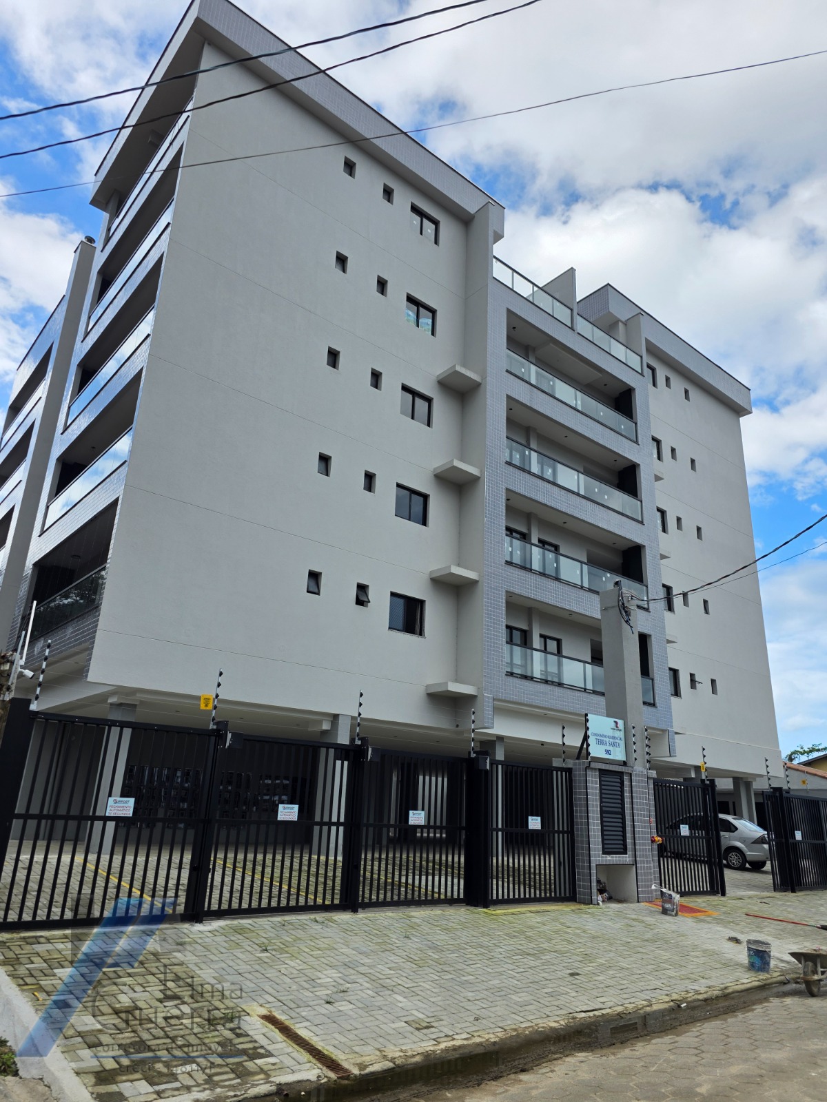 Ubatuba, Perequê Açu - Apartamento com 02 dormitórios, sendo 01 suíte e área de lazer.