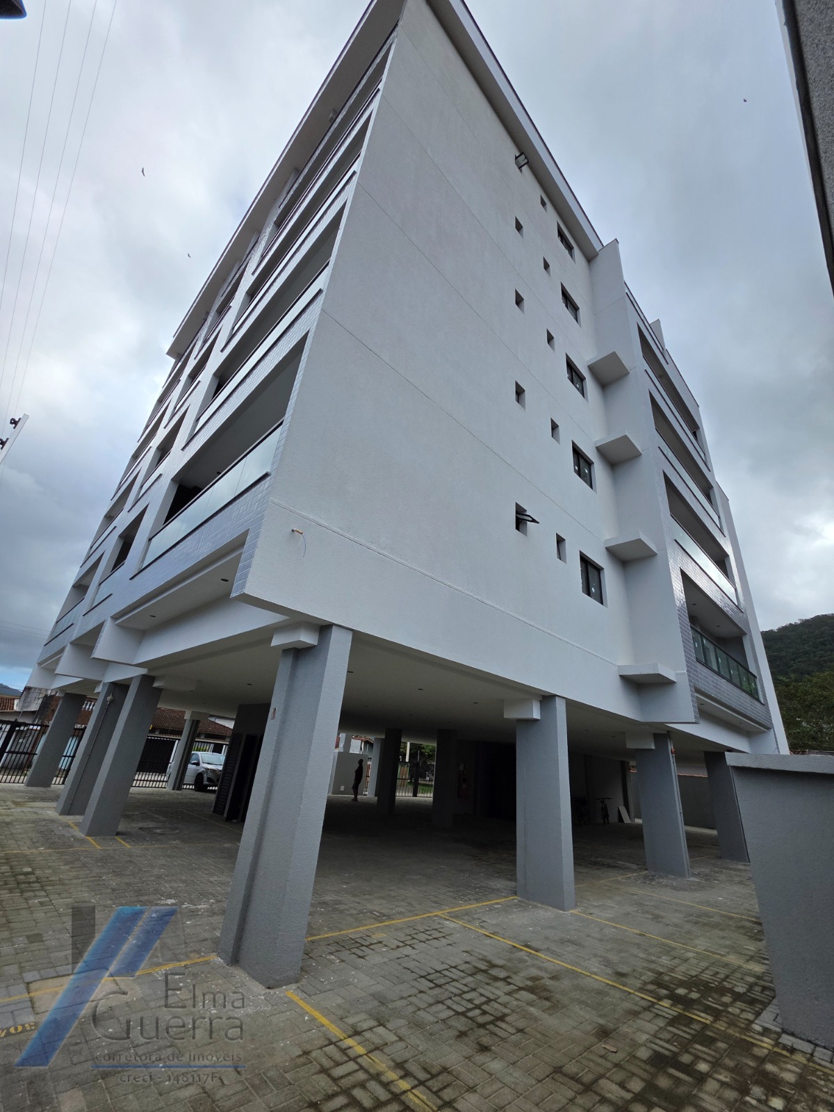 Ubatuba, Perequê Açu - Apartamento com 02 dormitórios, sendo 01 suíte e área de lazer.