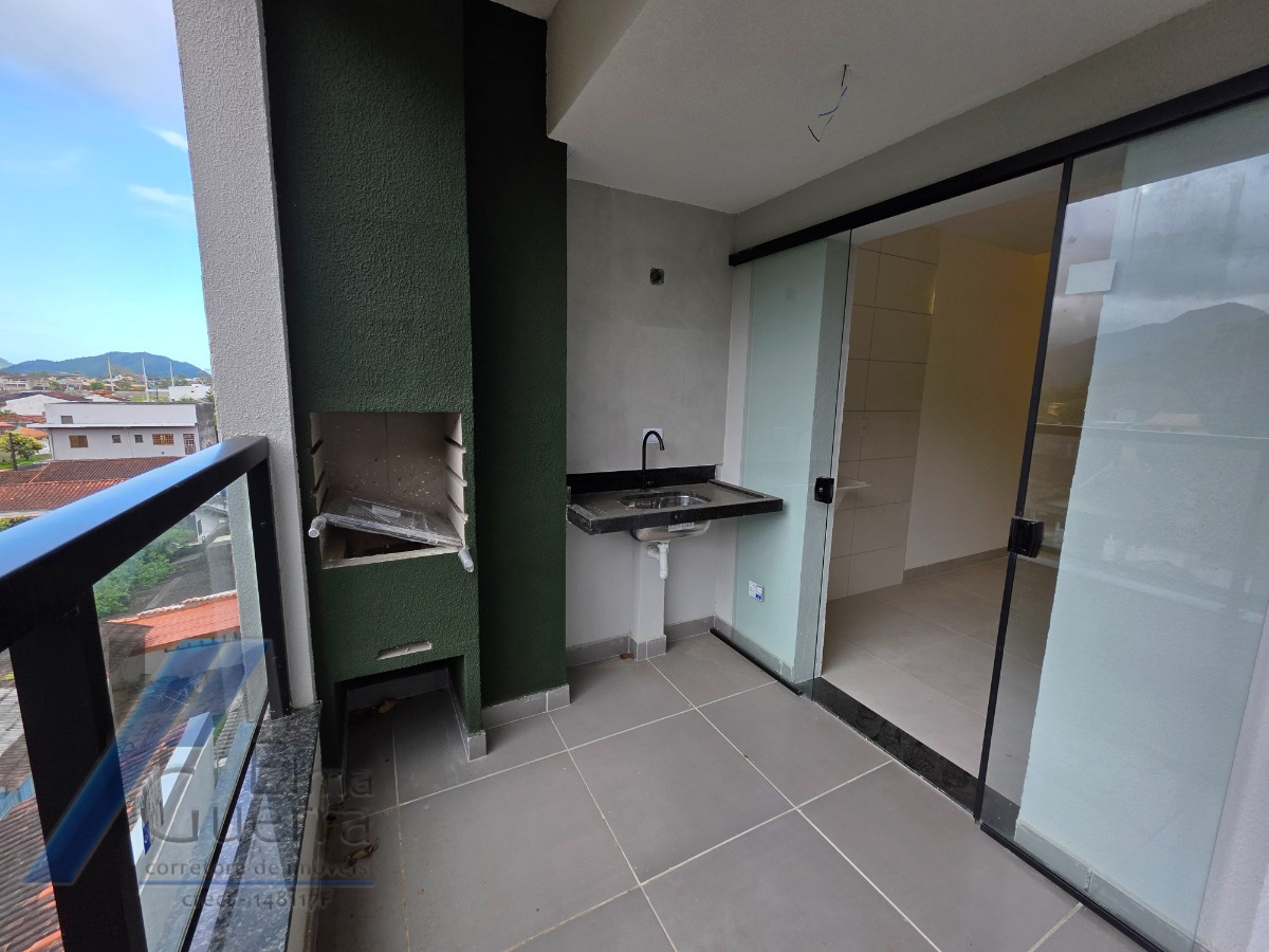Ubatuba, Perequê Açu - Apartamento com 02 dormitórios, sendo 01 suíte e área de lazer.