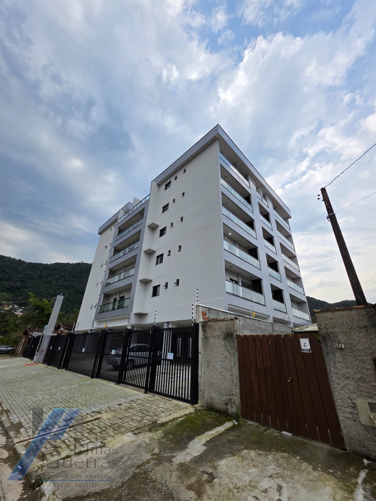 Ubatuba, Perequê Açu - Apartamento com 02 dormitórios, sendo 01 suíte e área de lazer.