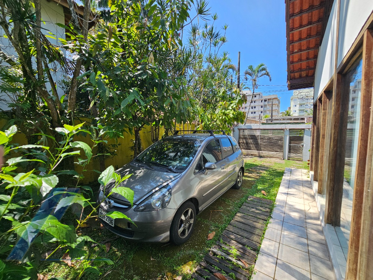 Ubatuba, Itaguá - Casa com Lazer e Espaço Gourmet, 03 dormitórios, sendo 01 suíte, 228m2 de Construção.