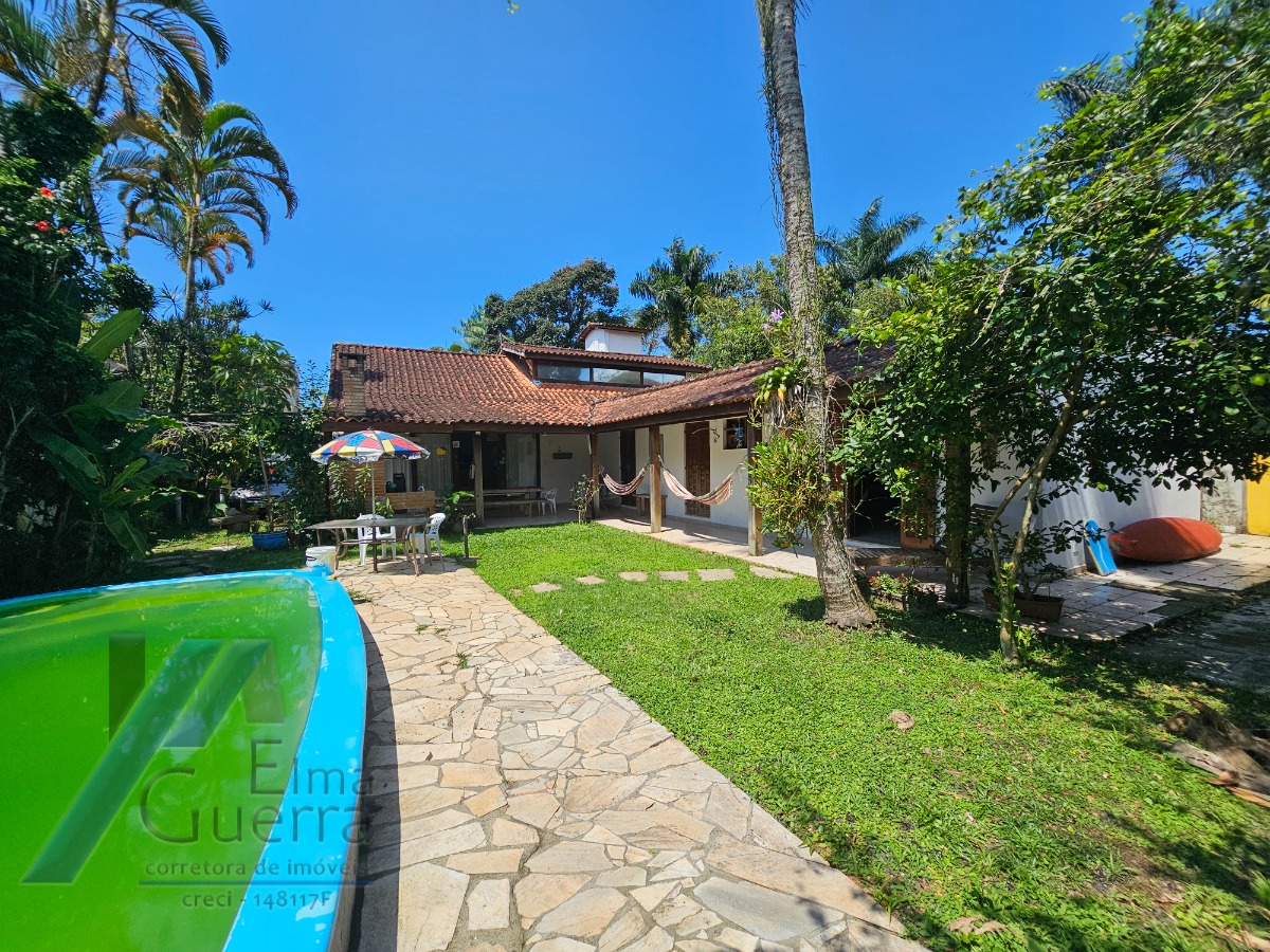 Ubatuba, Itaguá - Casa com Lazer e Espaço Gourmet, 03 dormitórios, sendo 01 suíte, 228m2 de Construção.
