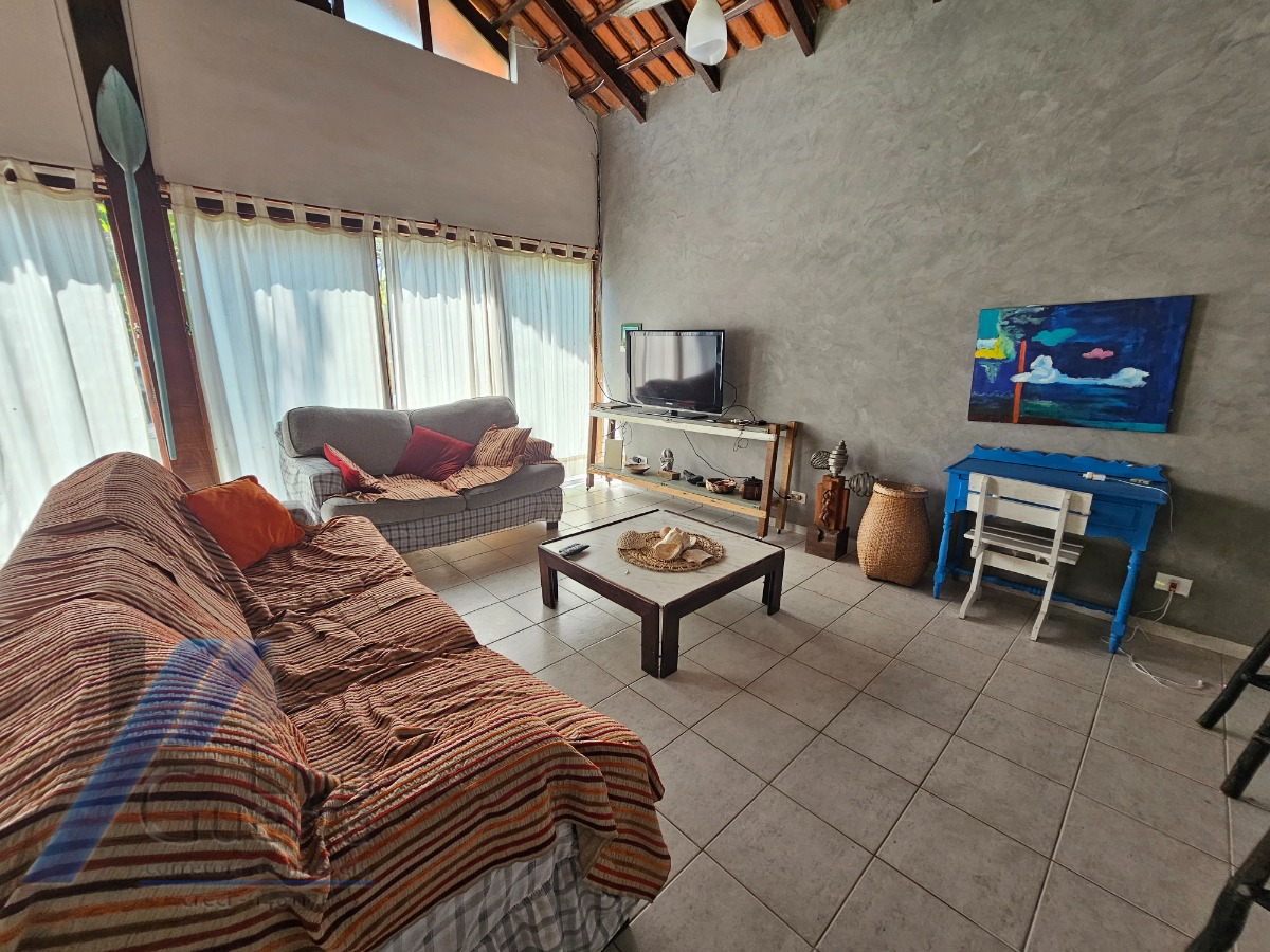 Ubatuba, Itaguá - Casa com Lazer e Espaço Gourmet, 03 dormitórios, sendo 01 suíte, 228m2 de Construção.