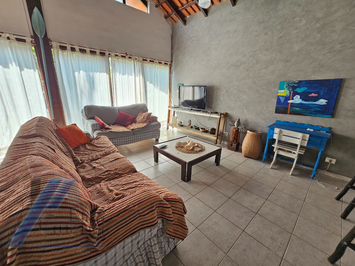 Ubatuba, Itaguá - Casa com Lazer e Espaço Gourmet, 03 dormitórios, sendo 01 suíte, 228m2 de Construção.
