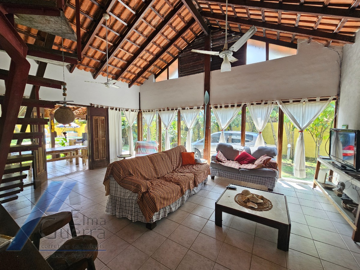 Ubatuba, Itaguá - Casa com Lazer e Espaço Gourmet, 03 dormitórios, sendo 01 suíte, 228m2 de Construção.