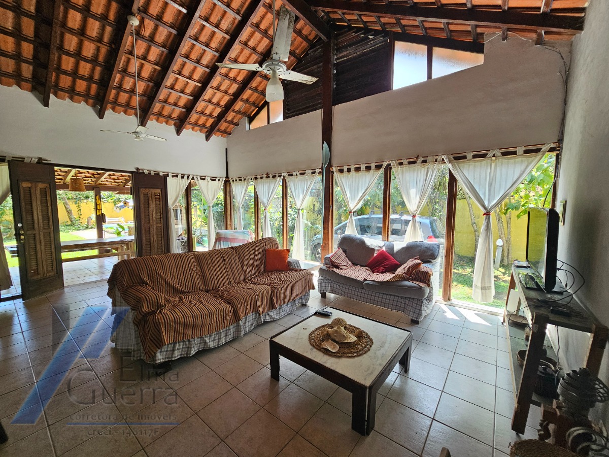 Ubatuba, Itaguá - Casa com Lazer e Espaço Gourmet, 03 dormitórios, sendo 01 suíte, 228m2 de Construção.