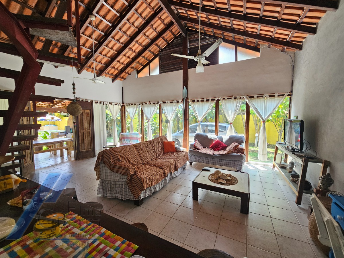 Ubatuba, Itaguá - Casa com Lazer e Espaço Gourmet, 03 dormitórios, sendo 01 suíte, 228m2 de Construção.