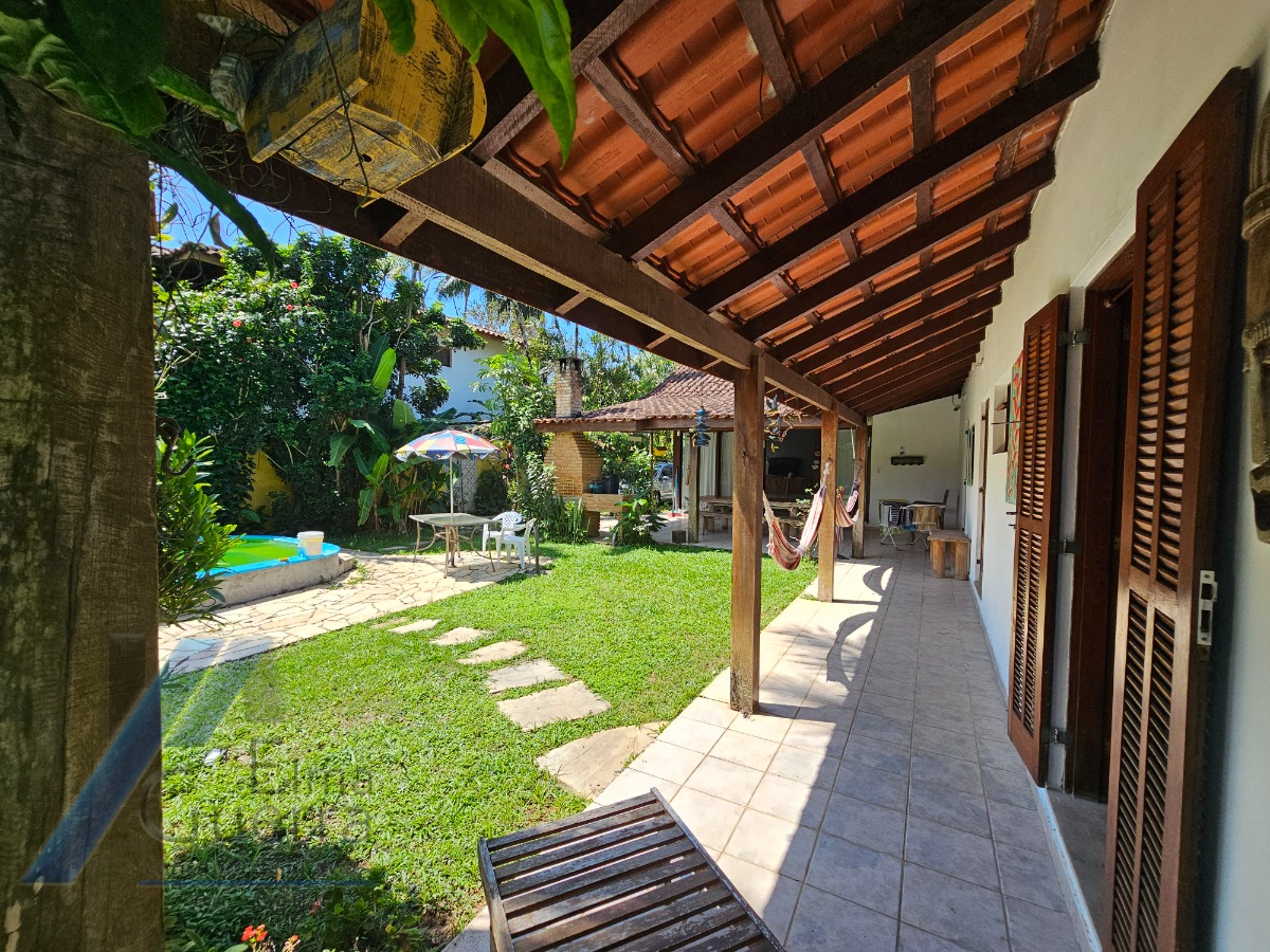 Ubatuba, Itaguá - Casa com Lazer e Espaço Gourmet, 03 dormitórios, sendo 01 suíte, 228m2 de Construção.