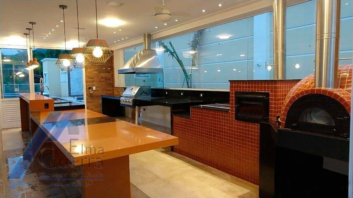 Ubatuba, Condominio Pedra Verde, Lazaro - Casa Alto Padrão com 07 suites e área de lazer a 100 metros do mar.