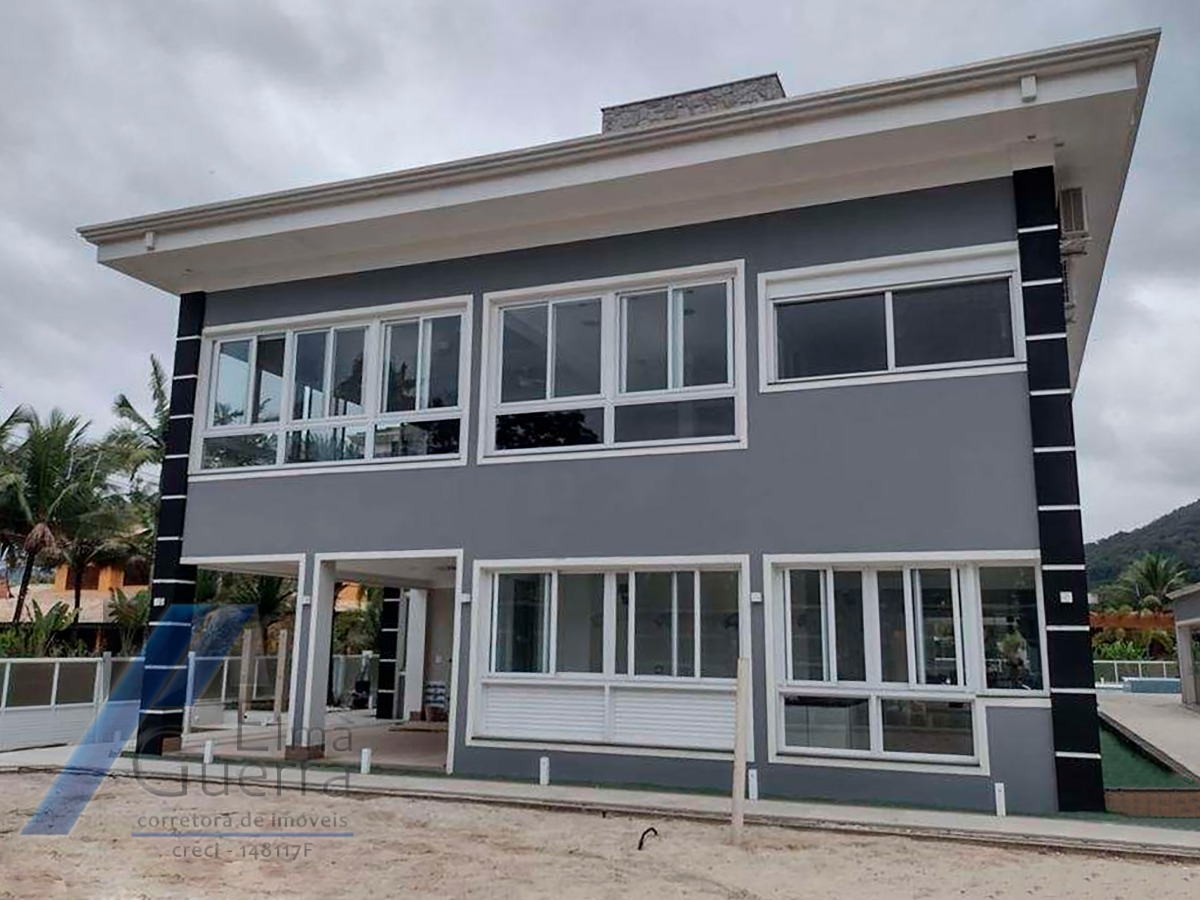 Ubatuba, Condominio Pedra Verde, Lazaro - Casa Alto Padrão com 07 suites e área de lazer a 100 metros do mar.