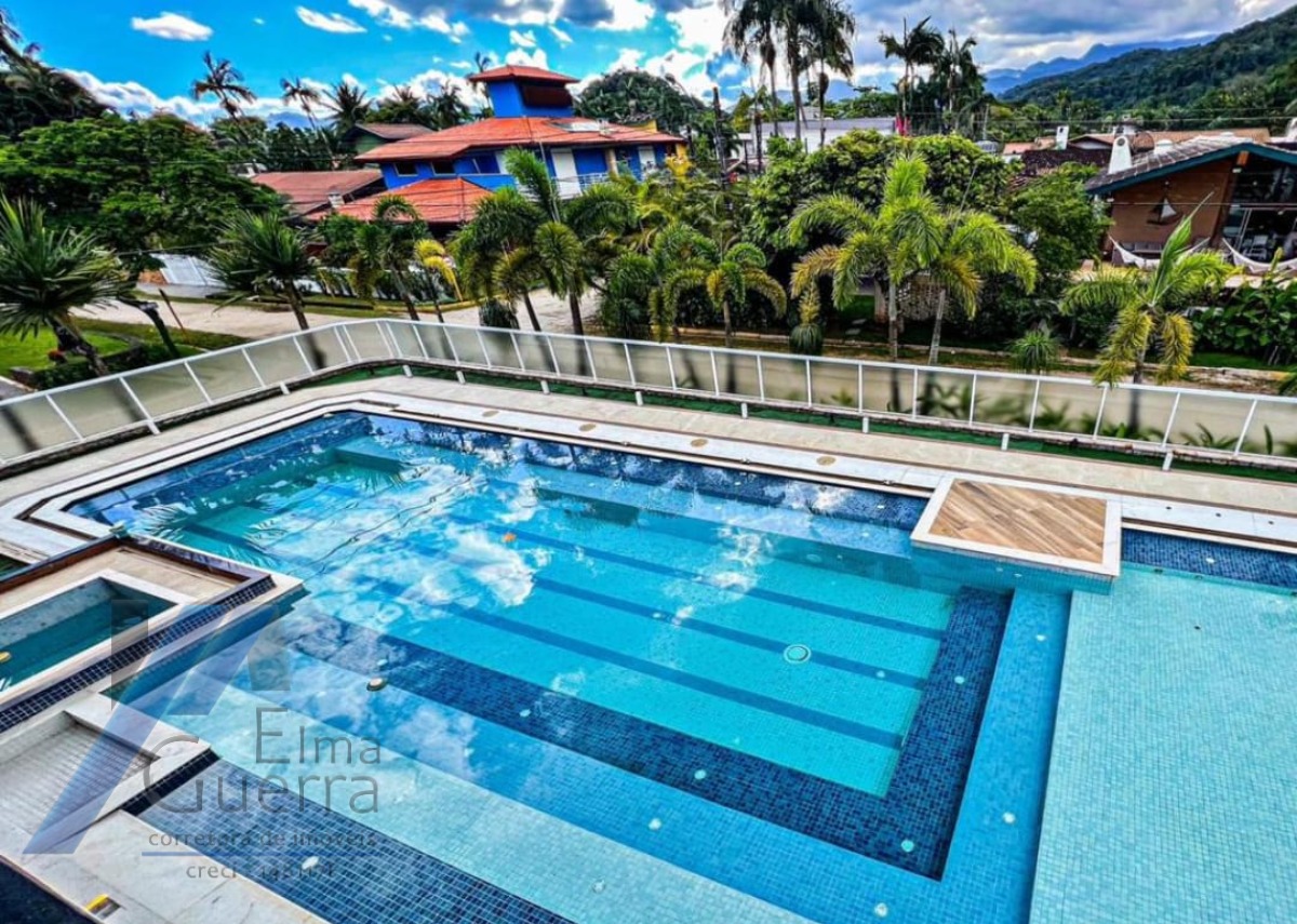 Ubatuba, Condominio Pedra Verde, Lazaro - Casa Alto Padrão com 07 suites e área de lazer a 100 metros do mar.