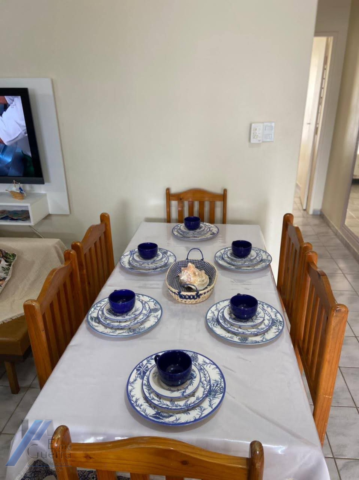 Ubatuba, Itagua - Apartamento no segundo andar com 02 dormitórios.