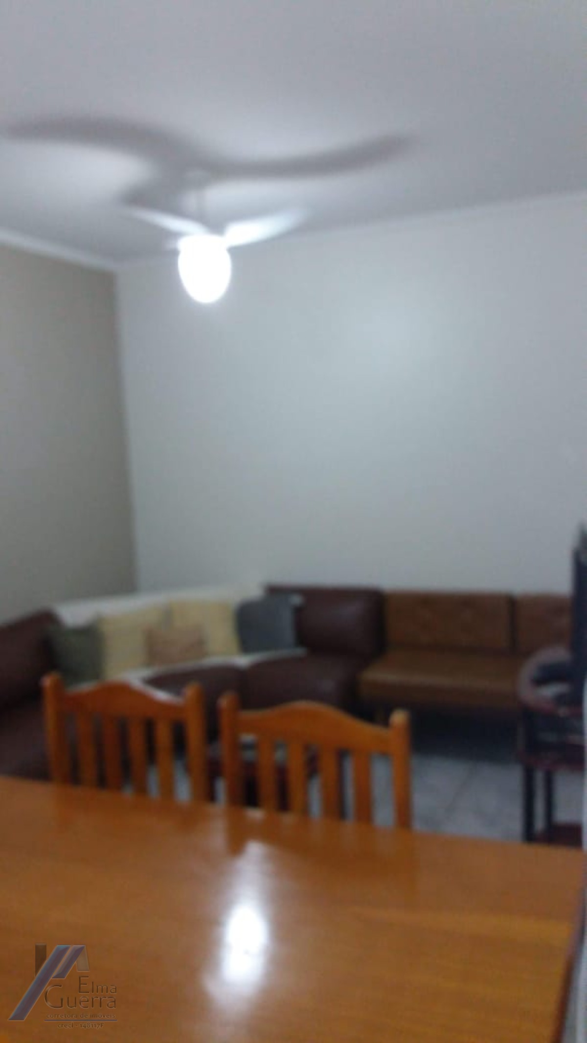 Ubatuba, Itagua - Apartamento no segundo andar com 02 dormitórios.