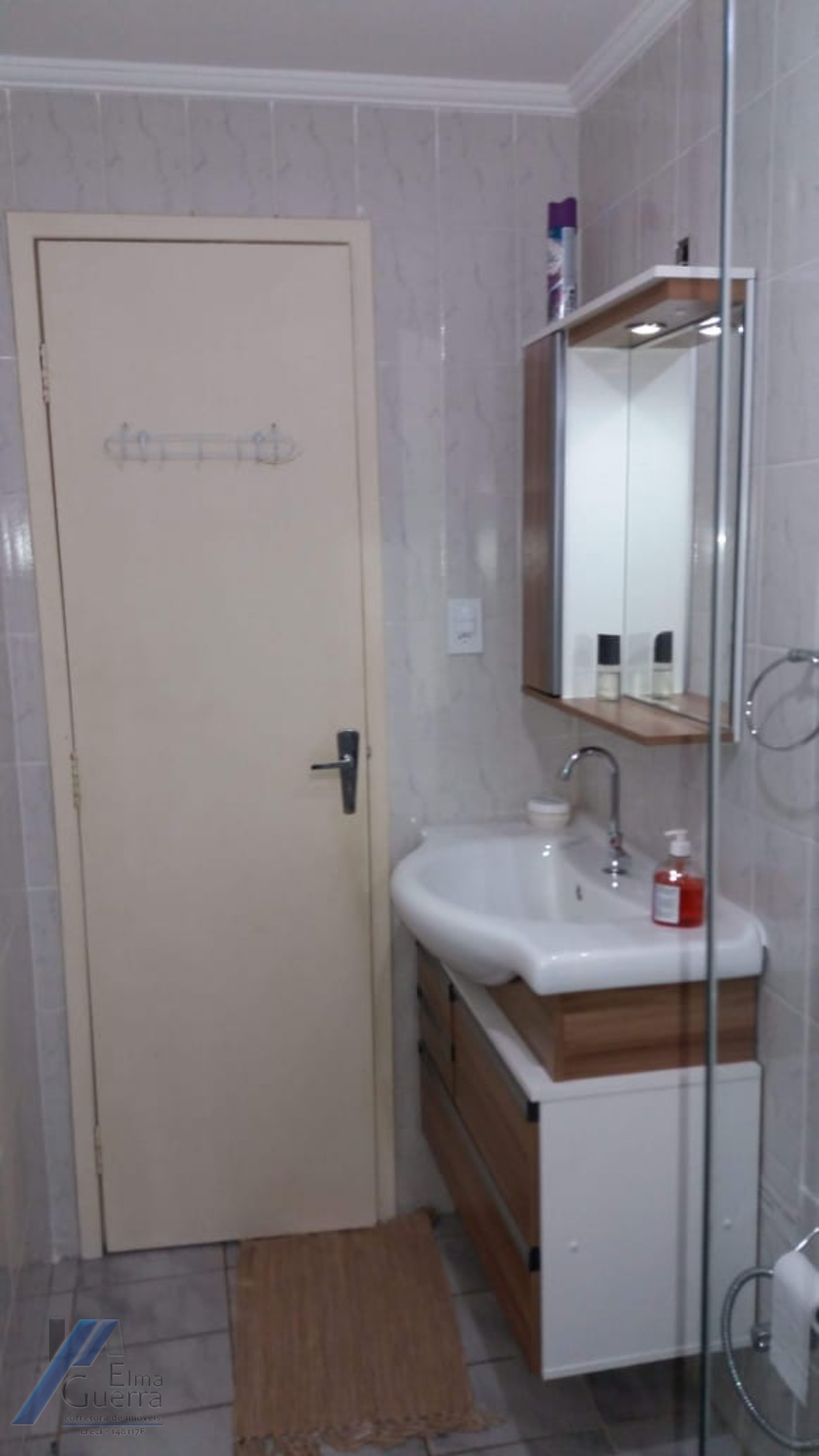 Ubatuba, Itagua - Apartamento no segundo andar com 02 dormitórios.
