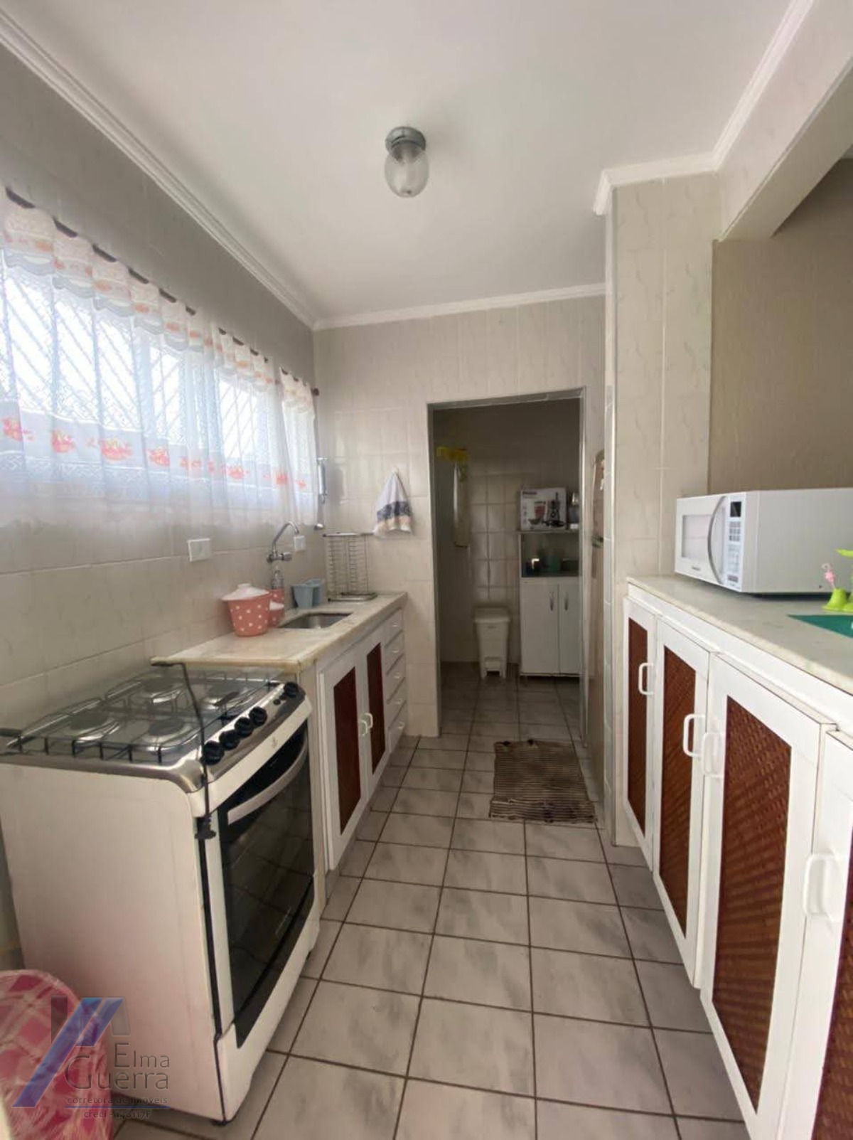 Ubatuba, Itagua - Apartamento no segundo andar com 02 dormitórios.