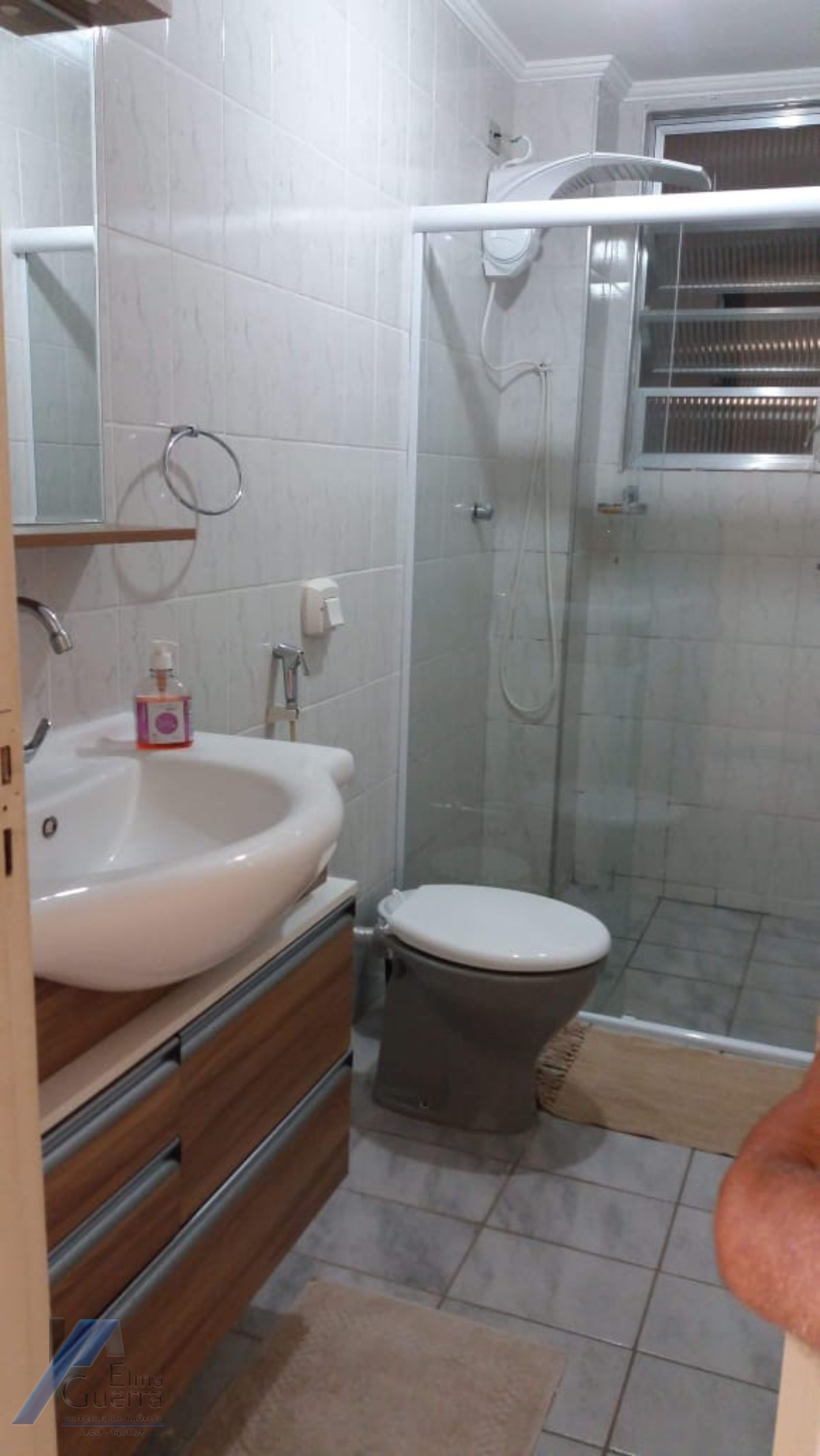 Ubatuba, Itagua - Apartamento no segundo andar com 02 dormitórios.