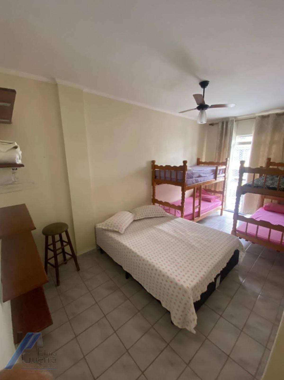 Ubatuba, Itagua - Apartamento no segundo andar com 02 dormitórios.
