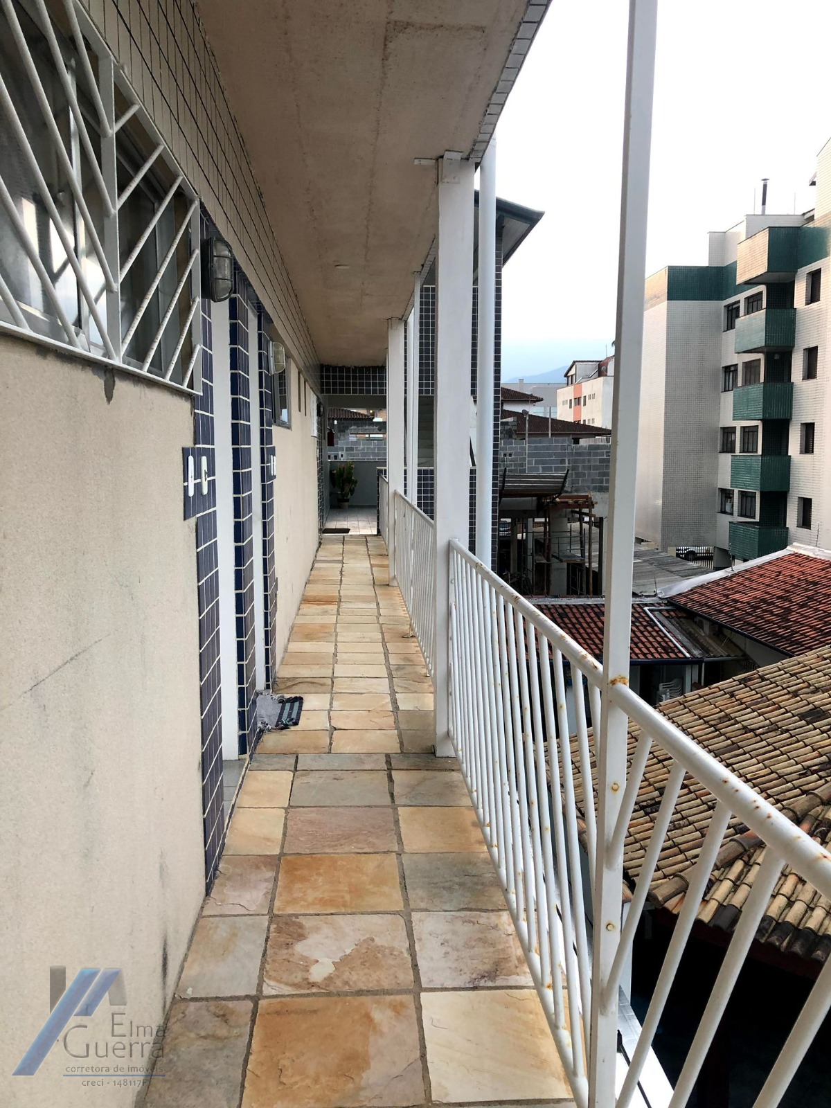 Ubatuba, Itagua - Apartamento no segundo andar com 02 dormitórios.