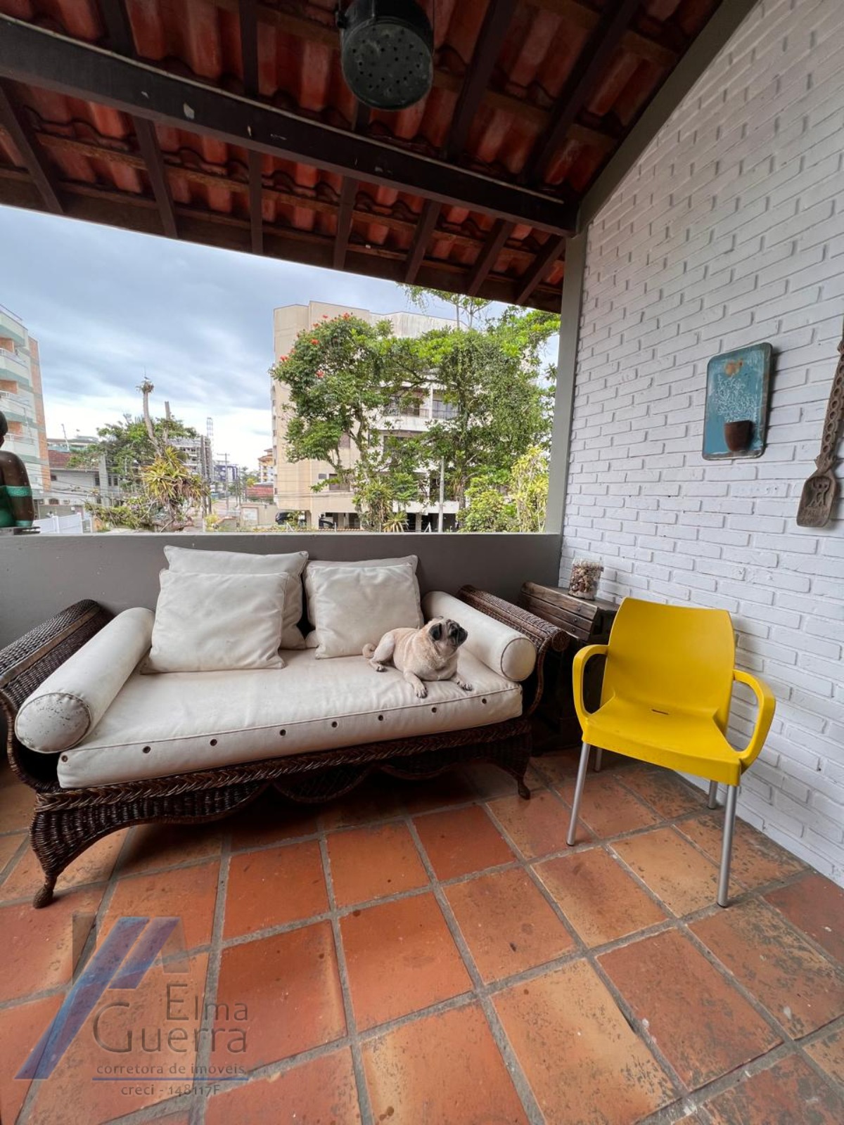 Ubatuba, Itaguá - Casa tipo Sobrado com ótima localização, 03 dormitórios sendo 01 suítes e área lazer.