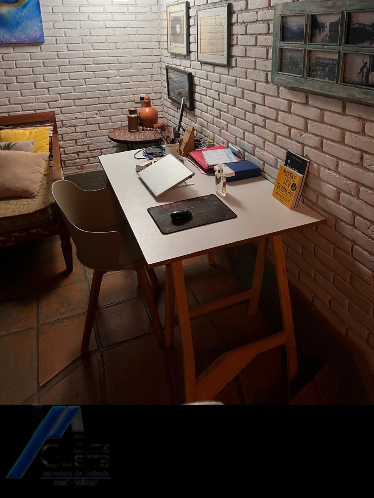 Ubatuba, Itaguá - Casa tipo Sobrado com ótima localização, 03 dormitórios sendo 01 suítes e área lazer.