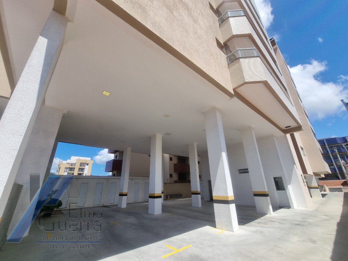 Ubatuba, Centro - Apartamento tipo com 03 dormitórios sendo 01 suíte e área de lazer.