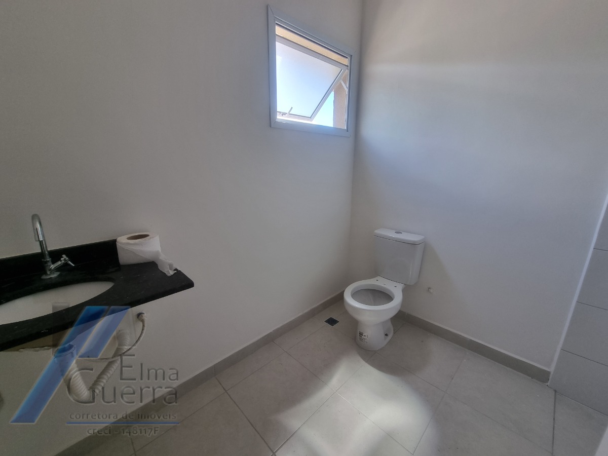 Ubatuba, Centro - Apartamento tipo com 03 dormitórios sendo 01 suíte e área de lazer.