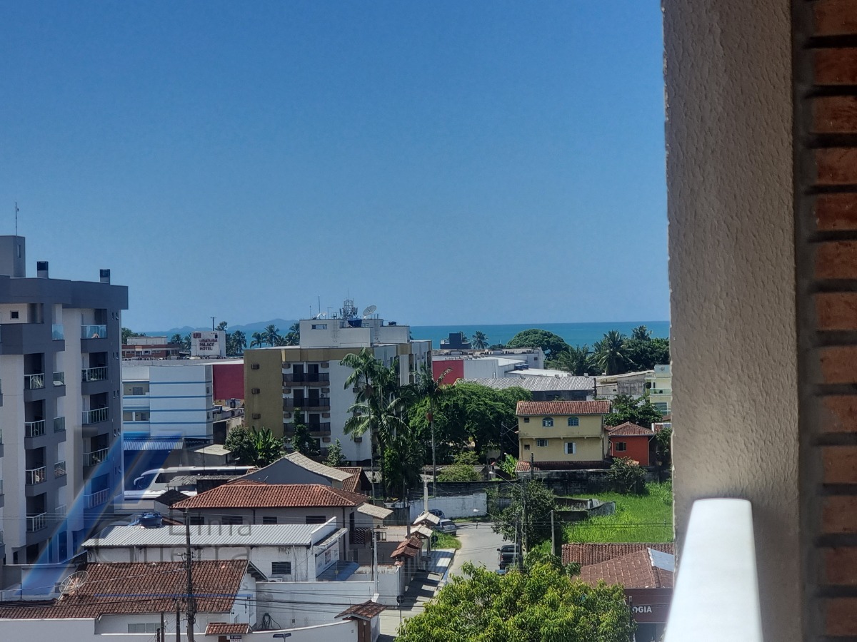 Ubatuba, Centro - Apartamento tipo com 03 dormitórios sendo 01 suíte e área de lazer.