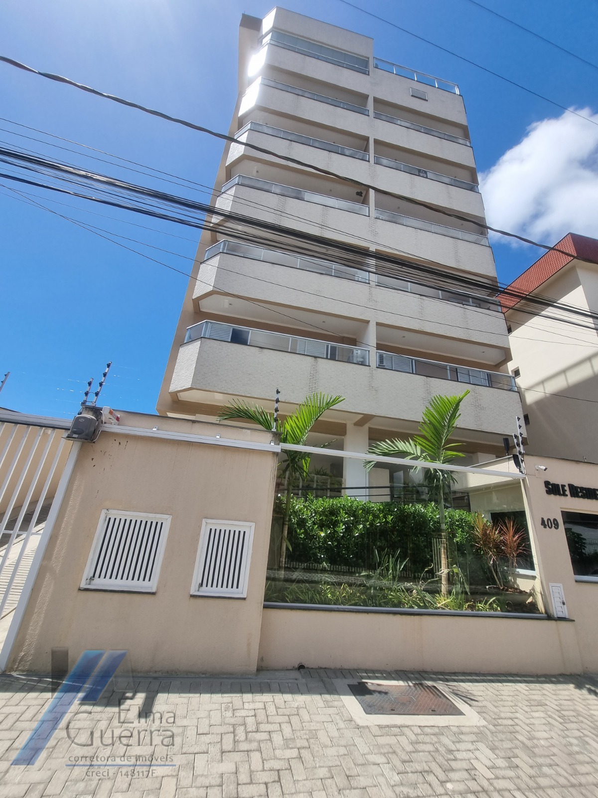 Ubatuba, Centro - Apartamento tipo com 03 dormitórios sendo 01 suíte e área de lazer.