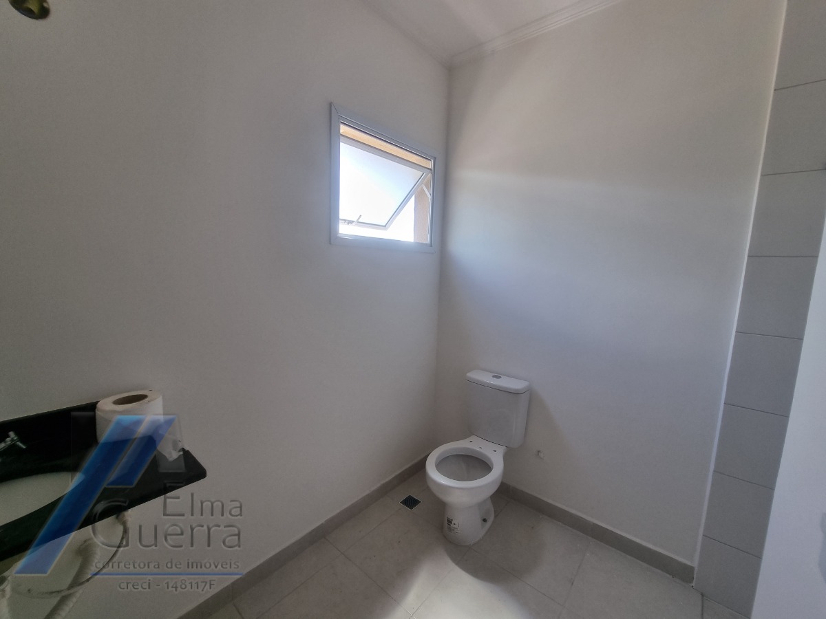 Ubatuba, Centro - Apartamento tipo com 03 dormitórios sendo 01 suíte e área de lazer.