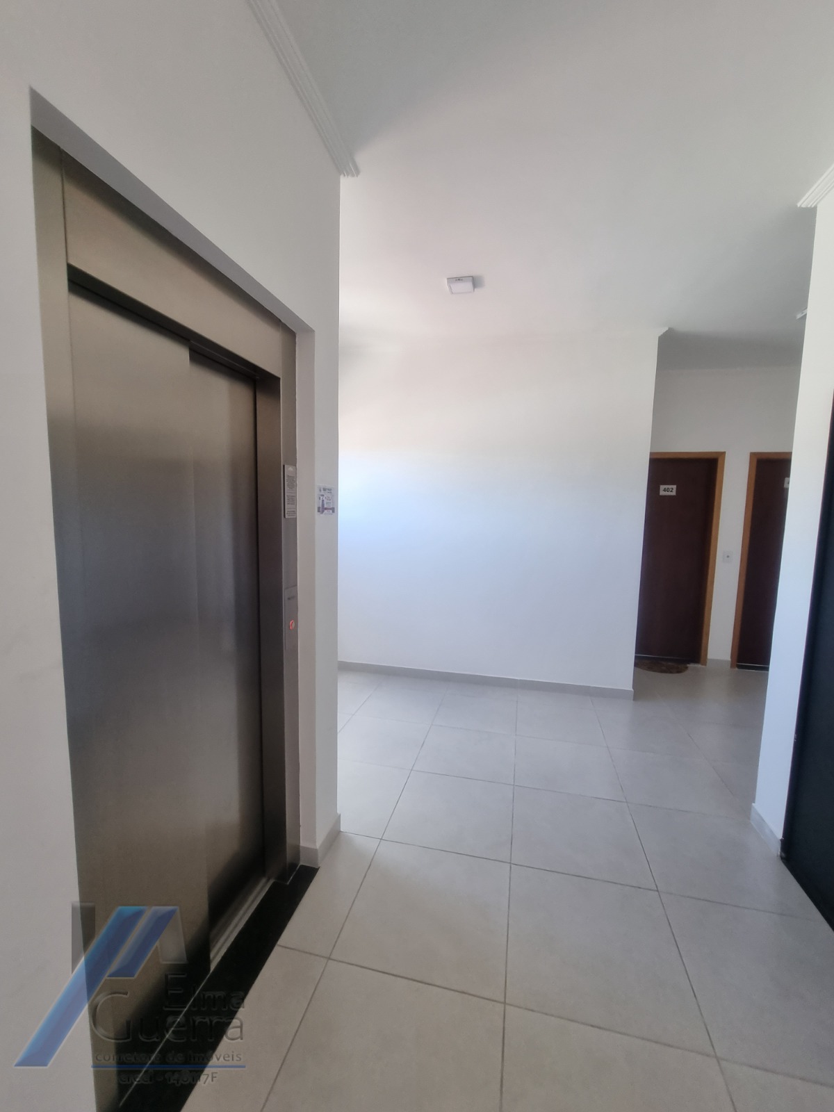 Ubatuba, Centro - Apartamento tipo com 03 dormitórios sendo 01 suíte e área de lazer.