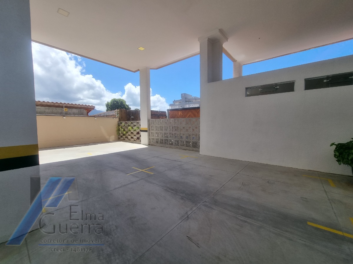 Ubatuba, Centro - Apartamento tipo com 03 dormitórios sendo 01 suíte e área de lazer.