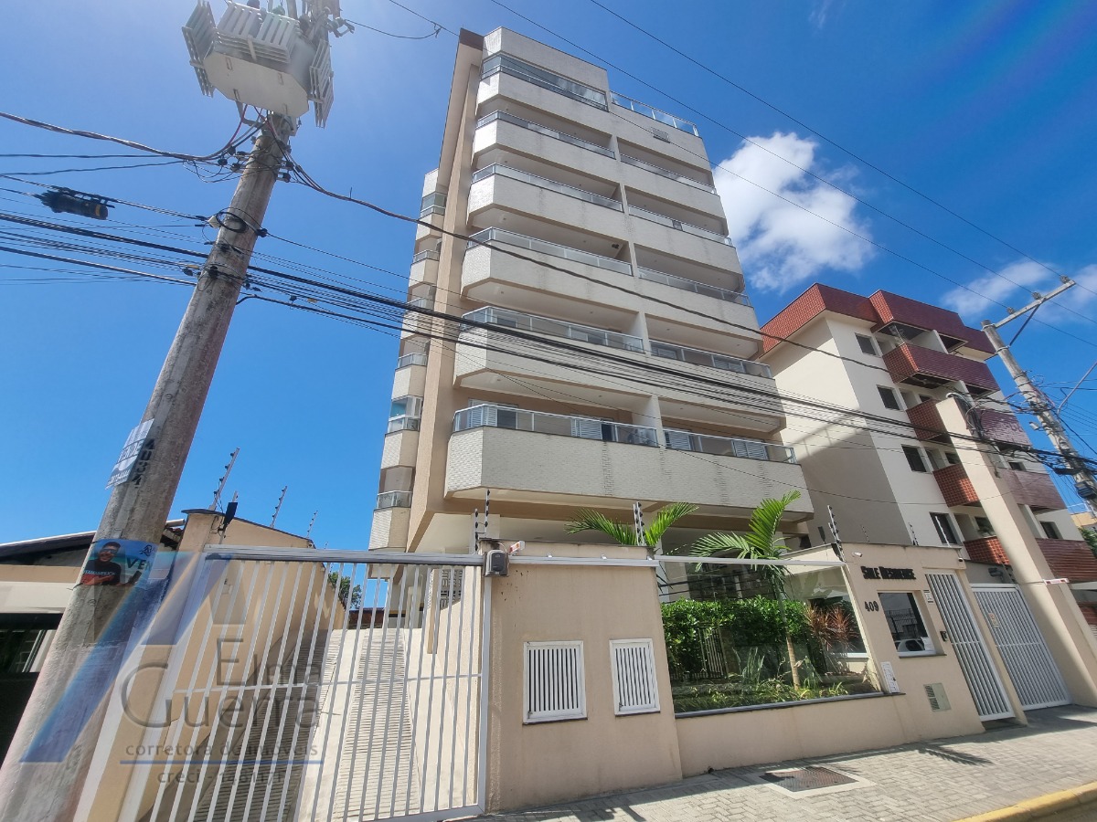 Ubatuba, Centro - Apartamento tipo com 03 quartos sendo 01 suíte e área de lazer.