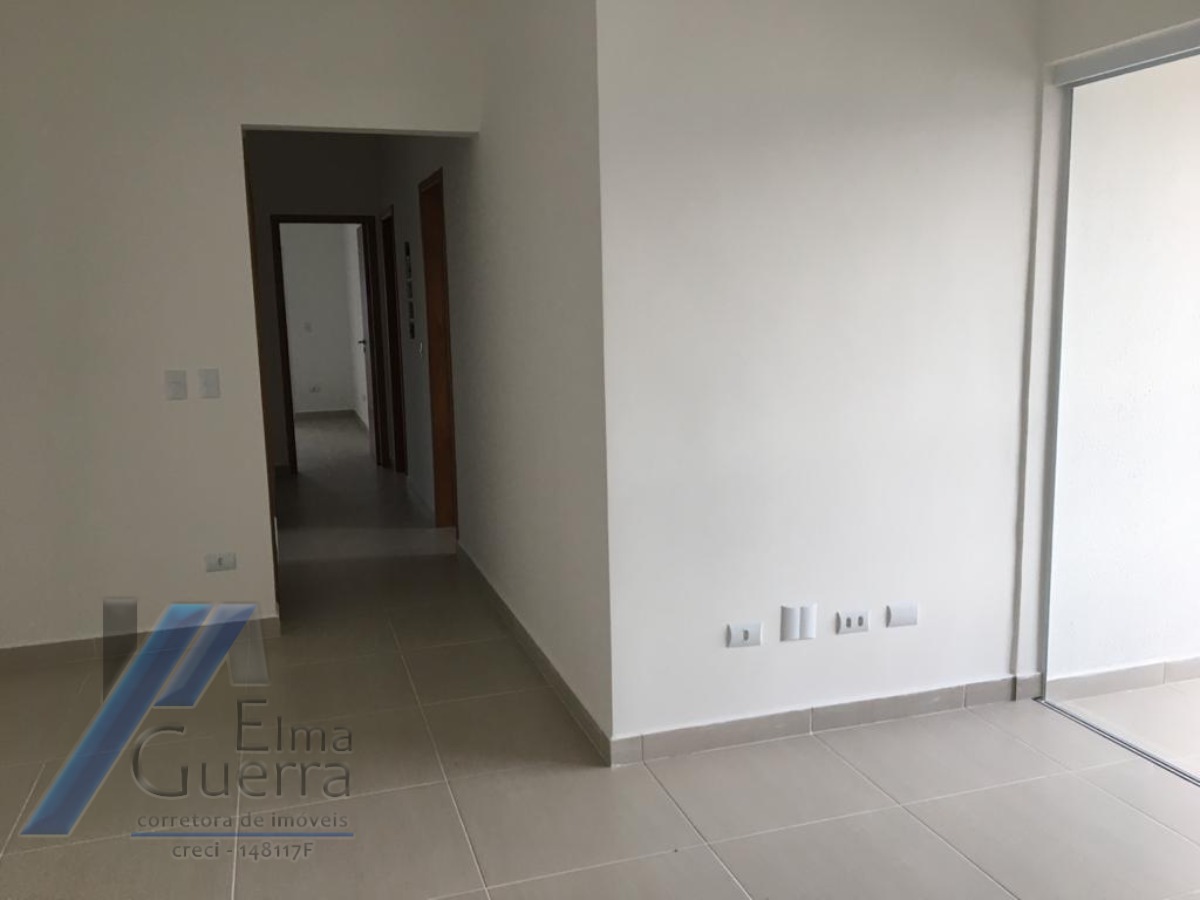 Ubatuba, Centro - Apartamento tipo com 03 quartos sendo 01 suíte e área de lazer.