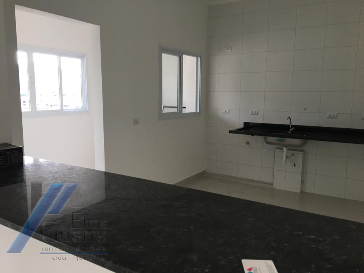 Ubatuba, Centro - Apartamento tipo com 03 quartos sendo 01 suíte e área de lazer.
