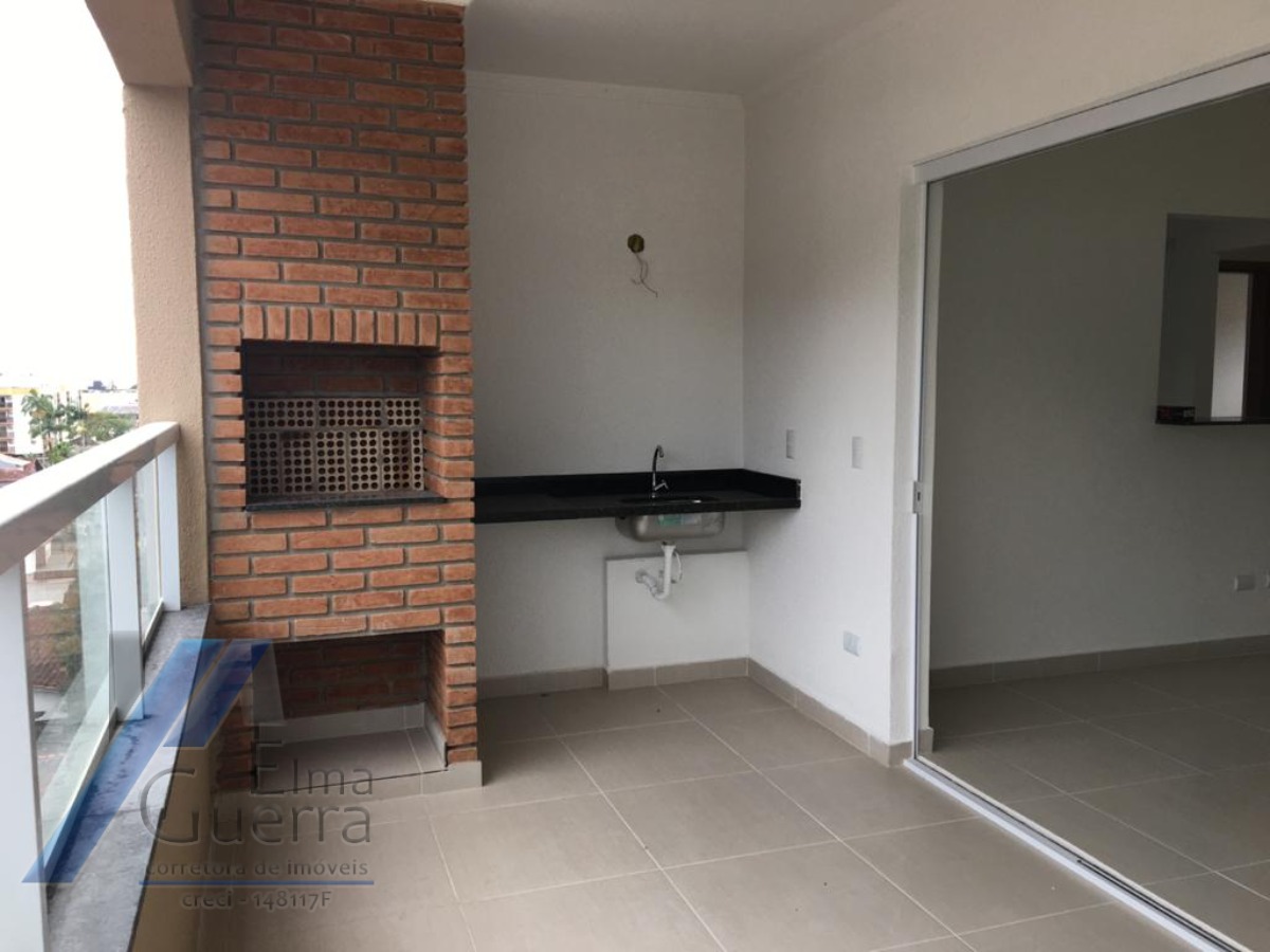 Ubatuba, Centro - Apartamento tipo com 03 quartos sendo 01 suíte e área de lazer.