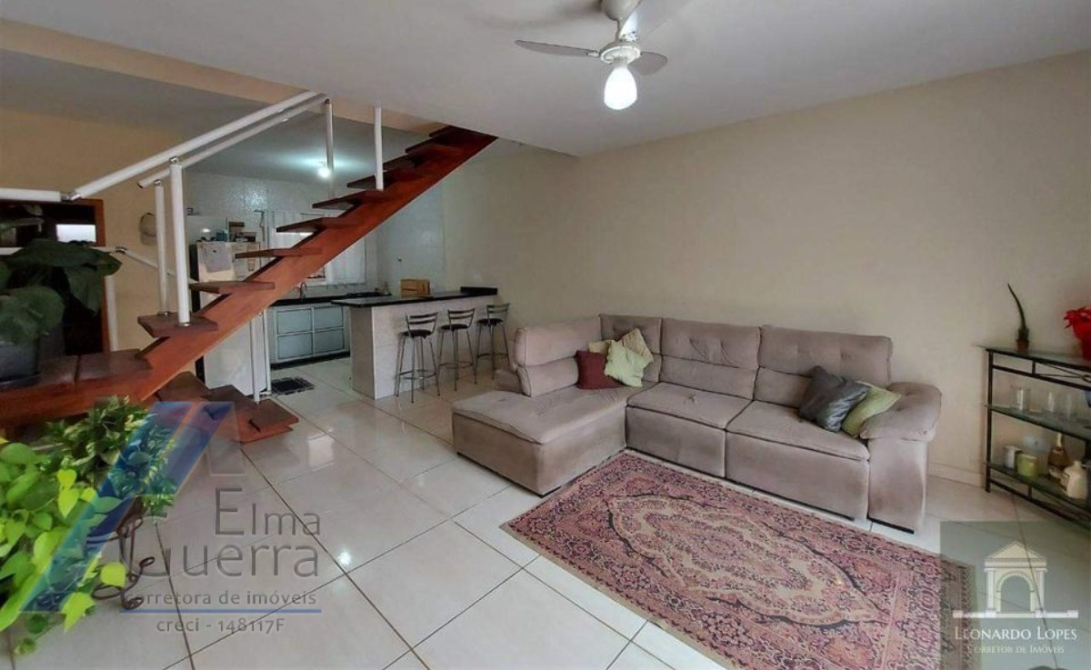 Ubatuba, Horto - Casa sobrado geminado com 02 suites com ponto comercial.