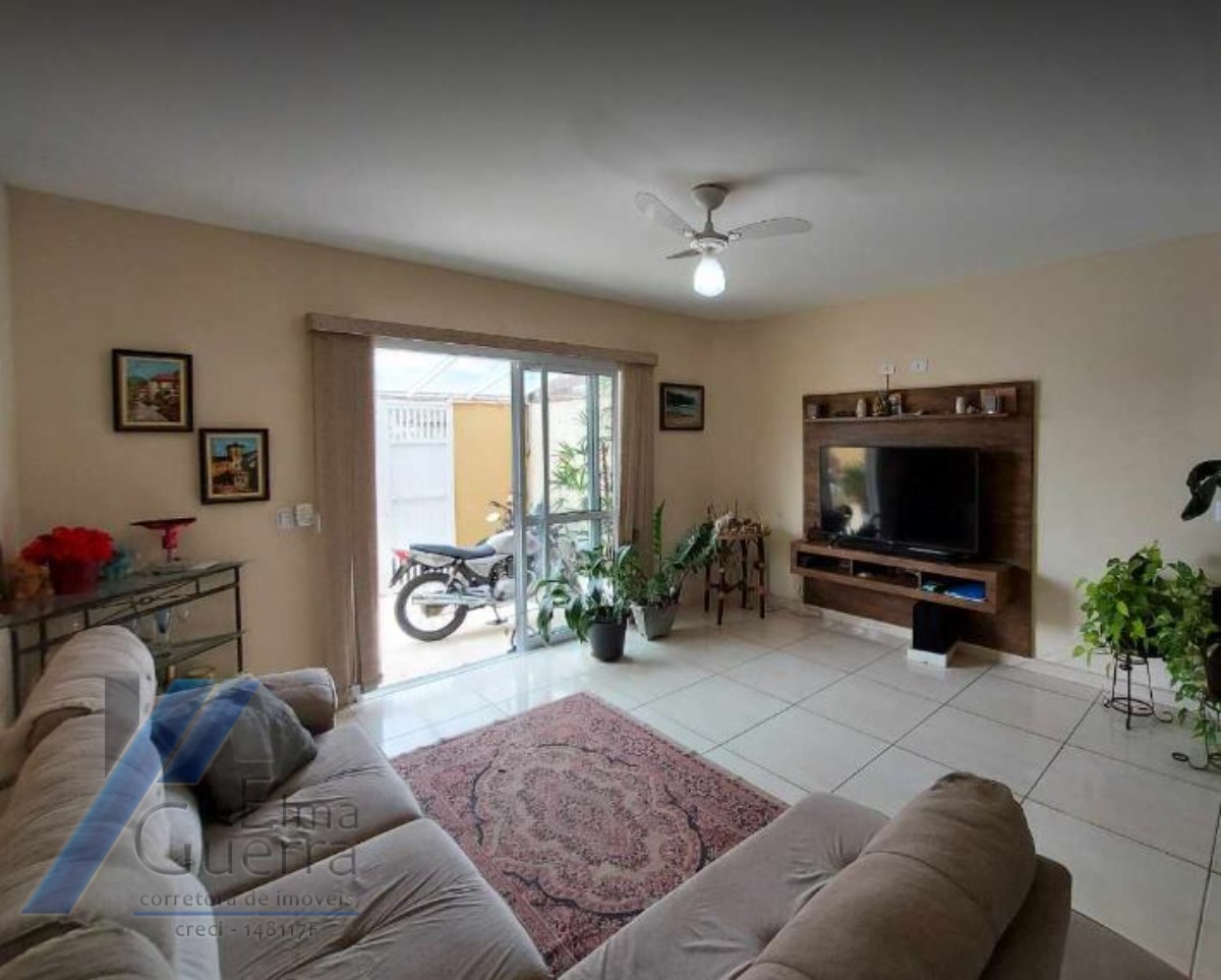 Ubatuba, Horto - Casa sobrado geminado com 02 suites com ponto comercial.